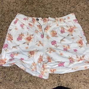 American Eagle flower shorts